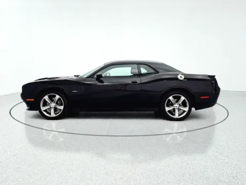 More photos of 2016 Dodge Challenger R/T at CarWise Gurnee, IL