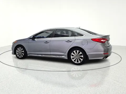 More photos of 2017 Hyundai Sonata Sport at CarWise Gurnee, IL