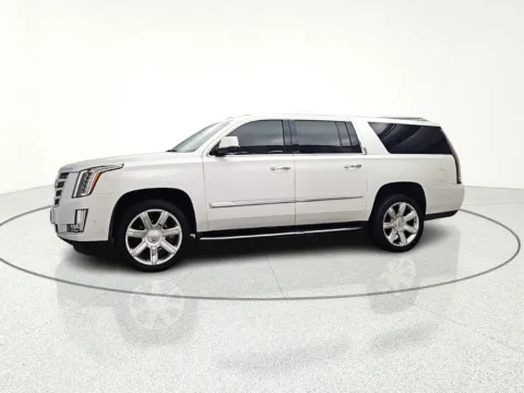 Another view of 2019 Cadillac Escalade ESV Luxury for sale in Gurnee, IL at CarWise Gurnee
