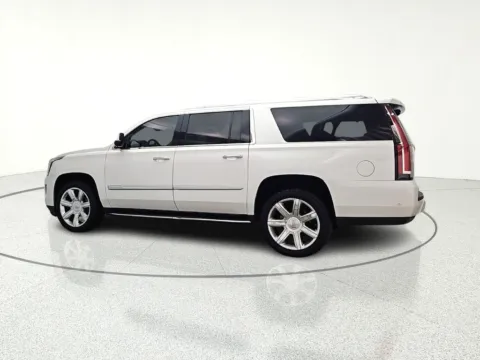 More photos of 2019 Cadillac Escalade ESV Luxury at CarWise Gurnee, IL
