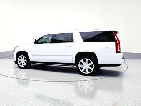 More photos of 2019 Cadillac Escalade ESV Luxury at CarWise Gurnee, IL