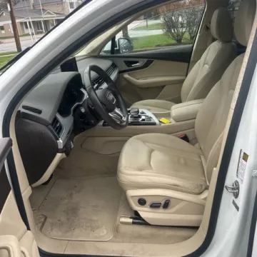 Another view of 2019 Audi Q7 45 Premium Plus for sale in Gurnee, IL at CarWise Gurnee