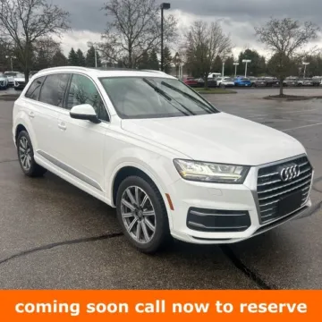 White 2019 Audi Q7 45 Premium Plus for sale in Gurnee, IL