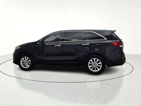More photos of 2019 Kia Sorento L at CarWise Gurnee, IL