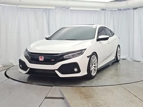 Photos of 2019 Honda Civic Si for sale in Gurnee, IL at CarWise Gurnee