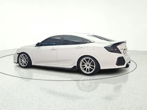 More photos of 2019 Honda Civic Si at CarWise Gurnee, IL