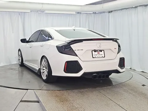 More photos of 2019 Honda Civic Si at CarWise Gurnee, IL