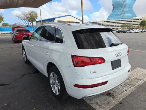 Photos of 2019 Audi Q5 2.0T Premium for sale in Gurnee, IL at CarWise Gurnee