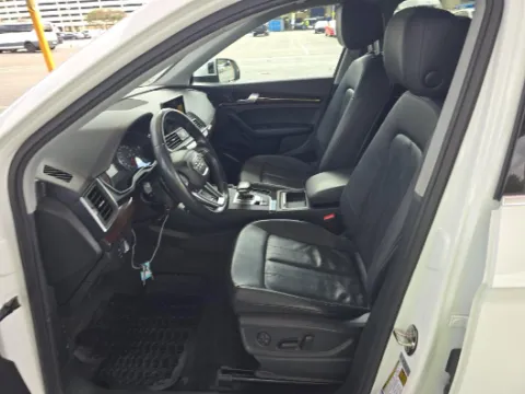 Another view of 2019 Audi Q5 2.0T Premium for sale in Gurnee, IL at CarWise Gurnee