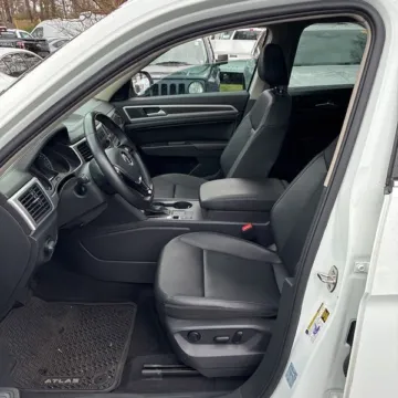 Another view of 2019 Volkswagen Atlas 3.6L V6 SE for sale in Gurnee, IL at CarWise Gurnee