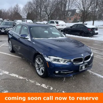 Blue 2018 BMW 3 Series 330i xDrive for sale in Gurnee, IL