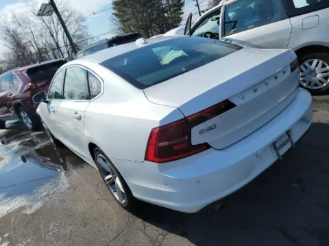 Photos of 2018 Volvo S90 T5 Momentum for sale in Gurnee, IL at CarWise Gurnee