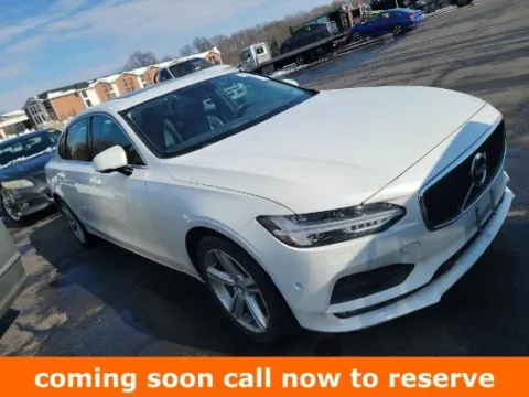 White 2018 Volvo S90 T5 Momentum for sale in Gurnee, IL