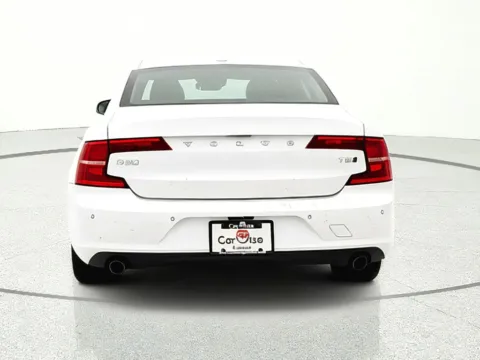 More photos of 2018 Volvo S90 T5 Momentum at CarWise Gurnee, IL