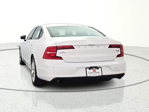 More photos of 2018 Volvo S90 T5 Momentum at CarWise Gurnee, IL