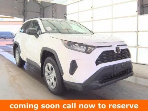 White 2021 Toyota RAV4 LE for sale in Gurnee, IL