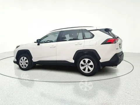 More photos of 2021 Toyota RAV4 LE at CarWise Gurnee, IL