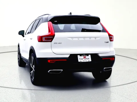More photos of 2019 Volvo XC40 R-Design at CarWise Gurnee, IL