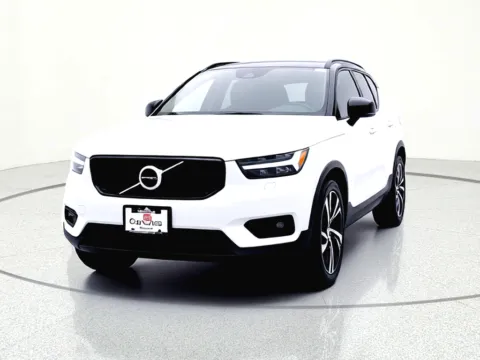 Photos of 2019 Volvo XC40 R-Design for sale in Gurnee, IL at CarWise Gurnee