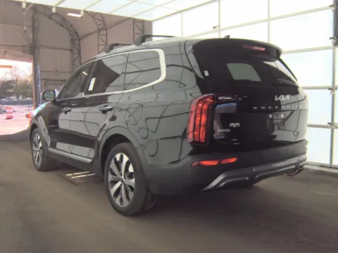 Photos of 2022 Kia Telluride S for sale in Gurnee, IL at CarWise Gurnee