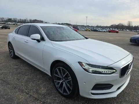 White 2018 Volvo S90 T6 Momentum for sale in Gurnee, IL