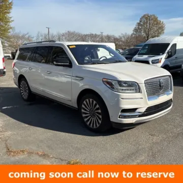 White 2018 Lincoln Navigator L Reserve for sale in Gurnee, IL