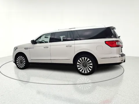 More photos of 2018 Lincoln Navigator L Reserve at CarWise Gurnee, IL