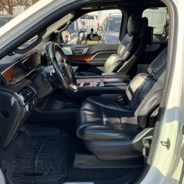 Another view of 2018 Lincoln Navigator L Reserve for sale in Gurnee, IL at CarWise Gurnee