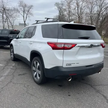 Photos of 2019 Chevrolet Traverse 3LT for sale in Gurnee, IL at CarWise Gurnee