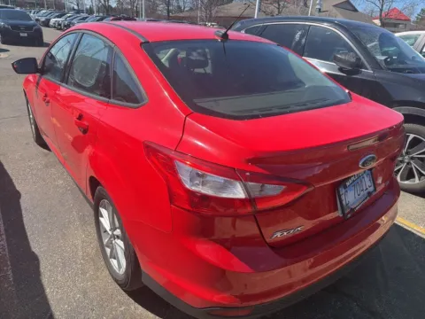 Photos of 2012 Ford Focus SE for sale in Gurnee, IL at CarWise Gurnee