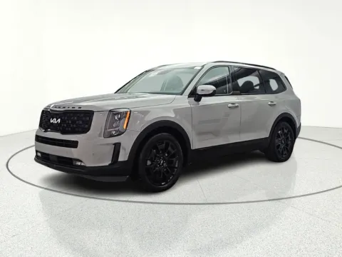 More photos of 2022 Kia Telluride SX at CarWise Gurnee, IL