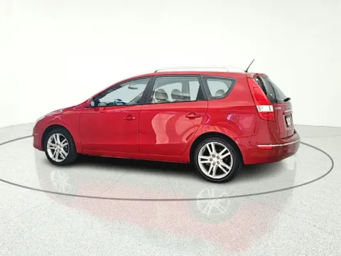 More photos of 2012 Hyundai Elantra Touring SE at CarWise Gurnee, IL
