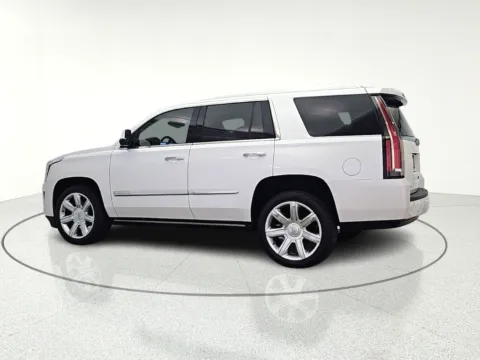 More photos of 2016 Cadillac Escalade Premium at CarWise Gurnee, IL