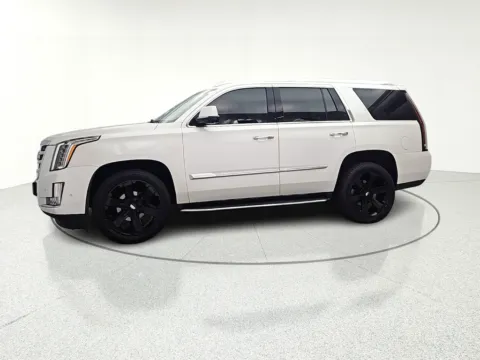 More photos of 2017 Cadillac Escalade Luxury at CarWise Gurnee, IL