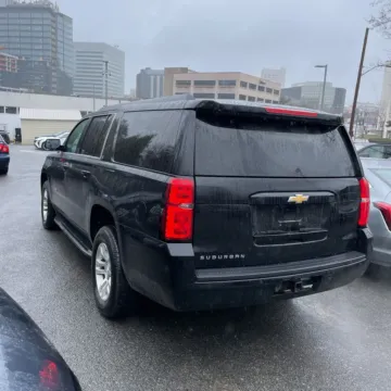 Photos of 2019 Chevrolet Suburban LT for sale in Gurnee, IL at CarWise Gurnee