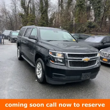 Black 2019 Chevrolet Suburban LT for sale in Gurnee, IL