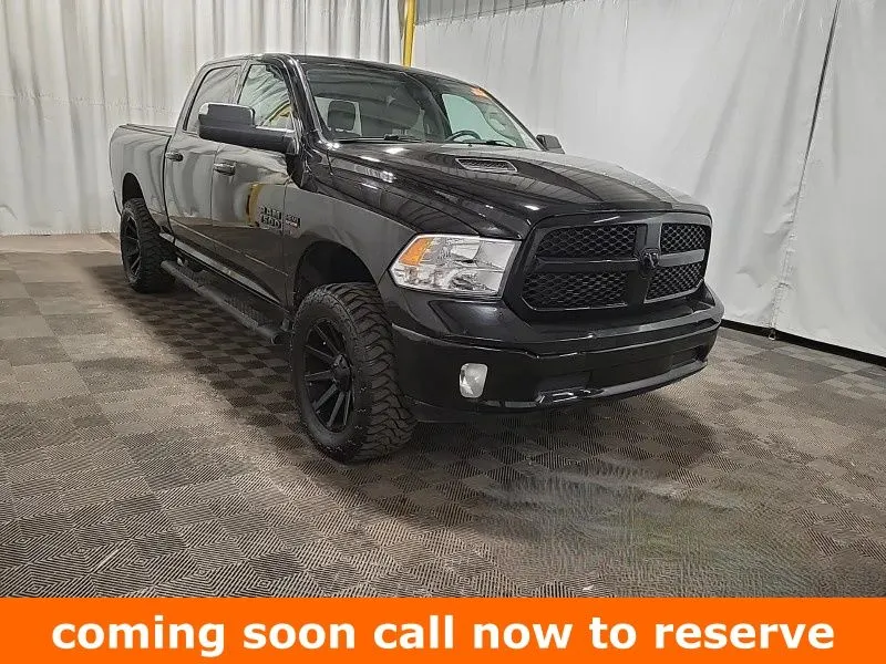 Black 2019 Ram 1500 Classic SLT for sale in Gurnee, IL