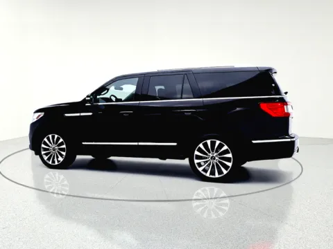 More photos of 2020 Lincoln Navigator Reserve at CarWise Gurnee, IL