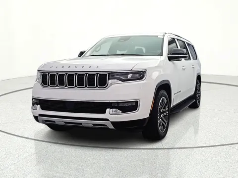 Photos of 2023 Jeep Wagoneer L Series II for sale in Gurnee, IL at CarWise Gurnee