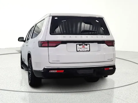 More photos of 2023 Jeep Wagoneer L Series II at CarWise Gurnee, IL