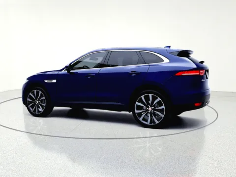 More photos of 2019 Jaguar F-PACE 30t Portfolio at CarWise Gurnee, IL