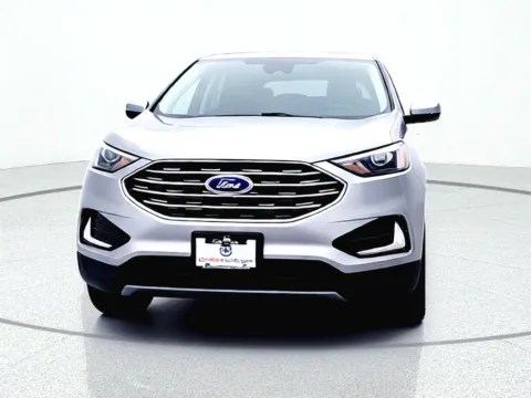 Photos of 2022 Ford Edge SEL for sale in Gurnee, IL at CarWise Gurnee