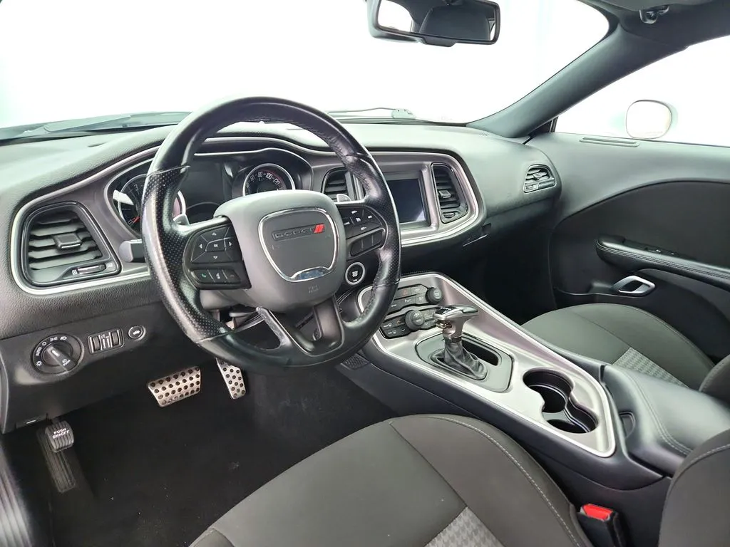 2022 Dodge Challenger R/T - Photo 10