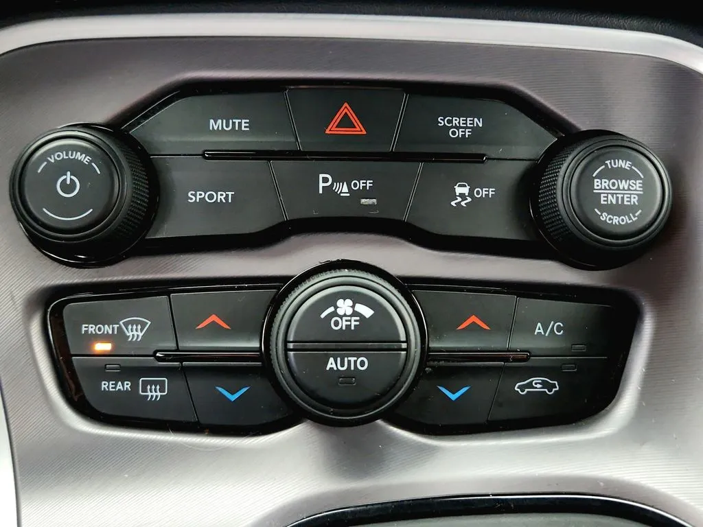 2022 Dodge Challenger R/T - Photo 17