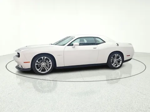 More photos of 2022 Dodge Challenger R/T at CarWise Gurnee, IL