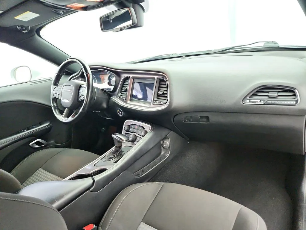 2022 Dodge Challenger R/T - Photo 25