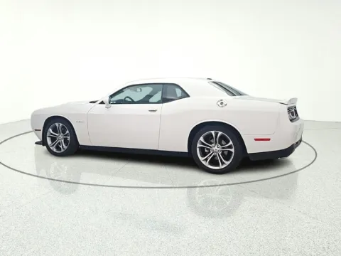 More photos of 2022 Dodge Challenger R/T at CarWise Gurnee, IL