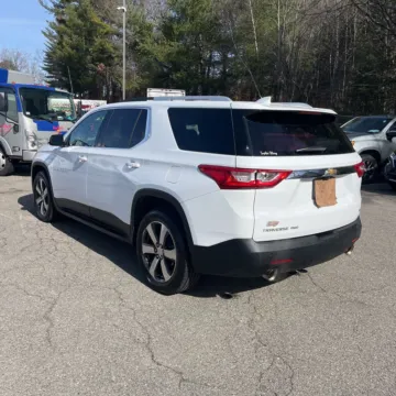 Photos of 2018 Chevrolet Traverse 3LT for sale in Gurnee, IL at CarWise Gurnee