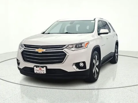 Photos of 2018 Chevrolet Traverse 3LT for sale in Gurnee, IL at CarWise Gurnee