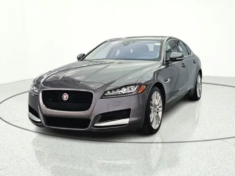 Photos of 2017 Jaguar XF 35t Prestige for sale in Gurnee, IL at CarWise Gurnee